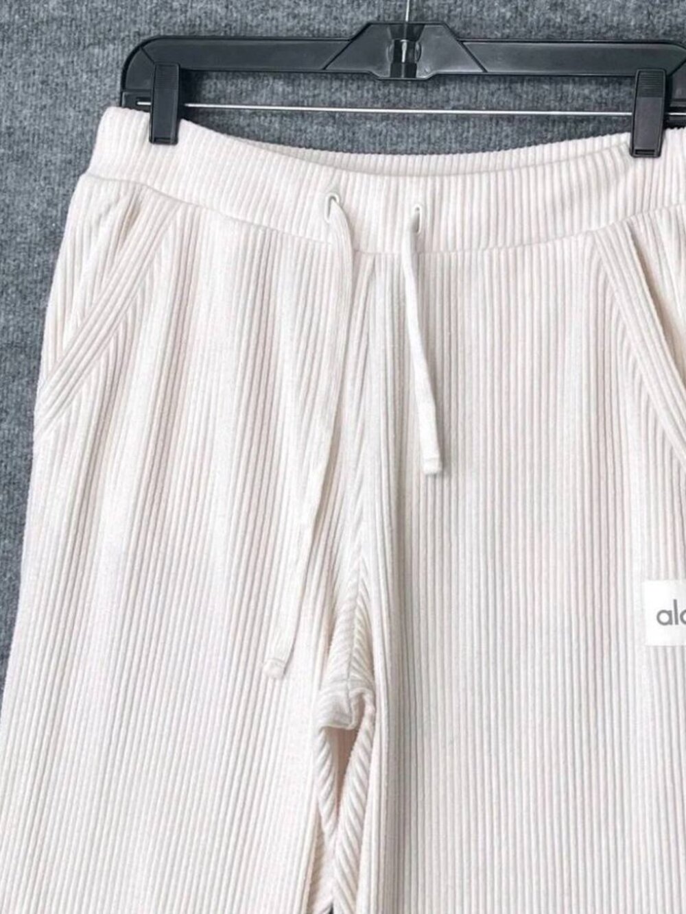 Alo Muse Sweatpants Ivory Stretchy High-Rise Waist Sweats Joggers XS - Picture 5 of 5